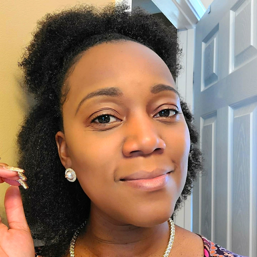 Meet your Posher, Candice